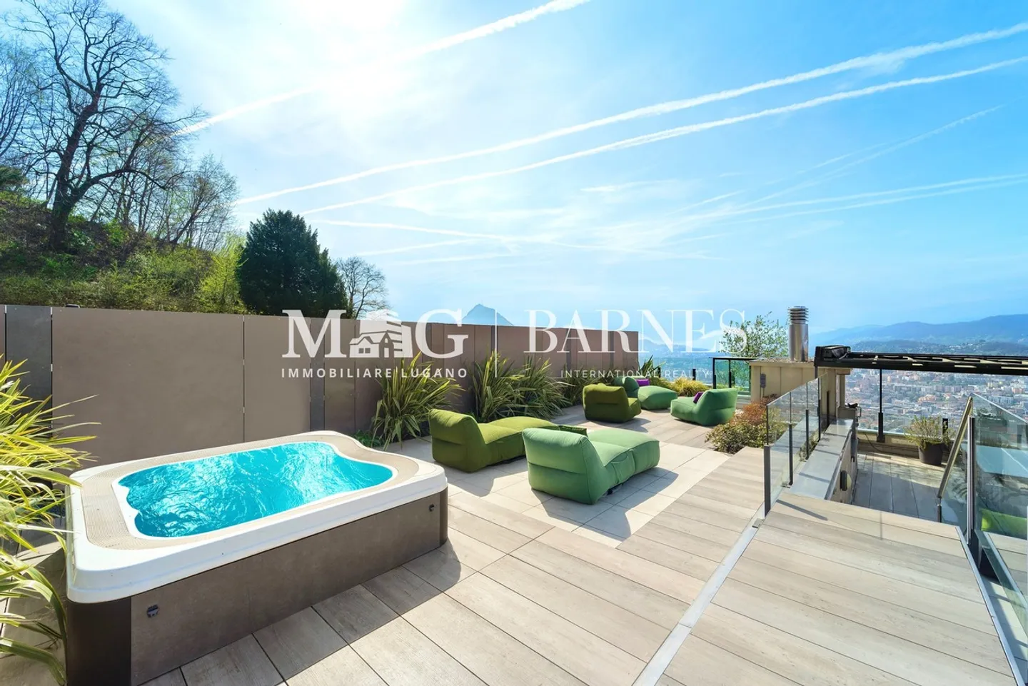Lugano, Aldesago : Penthouse 5.5 pièces avec vue sur le lac, terrasse et jacuzzi - Photo 4 sur 18
