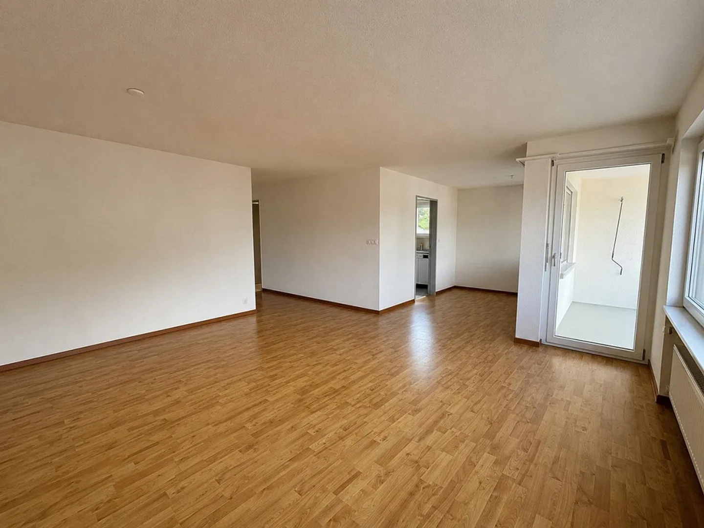 Charming 4.5-Room Apartment - Photo 2 of 11