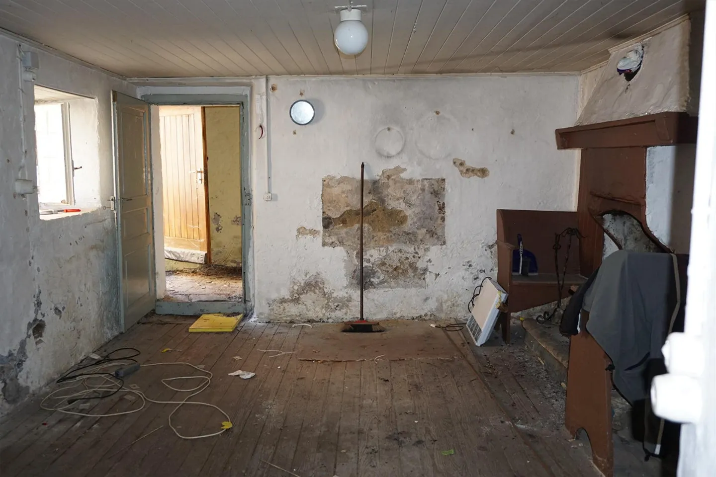 Certara - Lugano Vedesi casa ticinese da ristrutturare con licenza edi - Foto 4 di 13