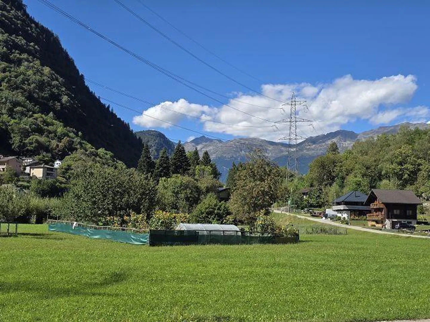 Bello chalet di 5.5 loc. con terreno, bella vistta, molto soleggiata e tranquilla - Foto 32 di 45