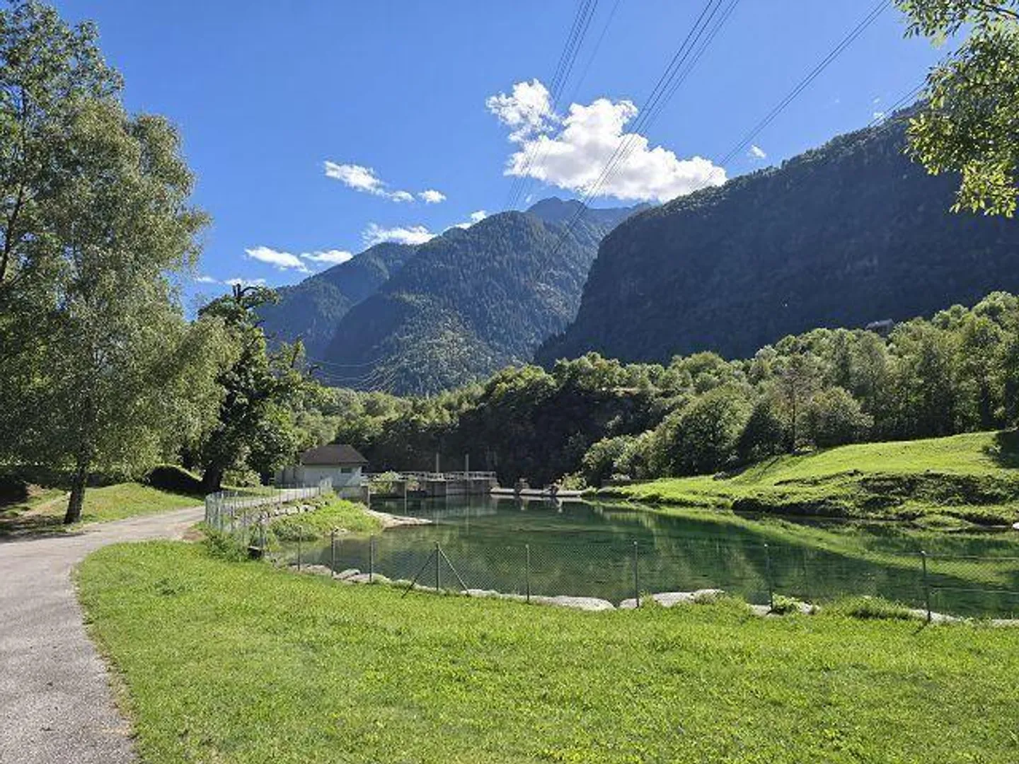 Bello chalet di 5.5 loc. con terreno, bella vistta, molto soleggiata e tranquilla - Foto 33 di 45