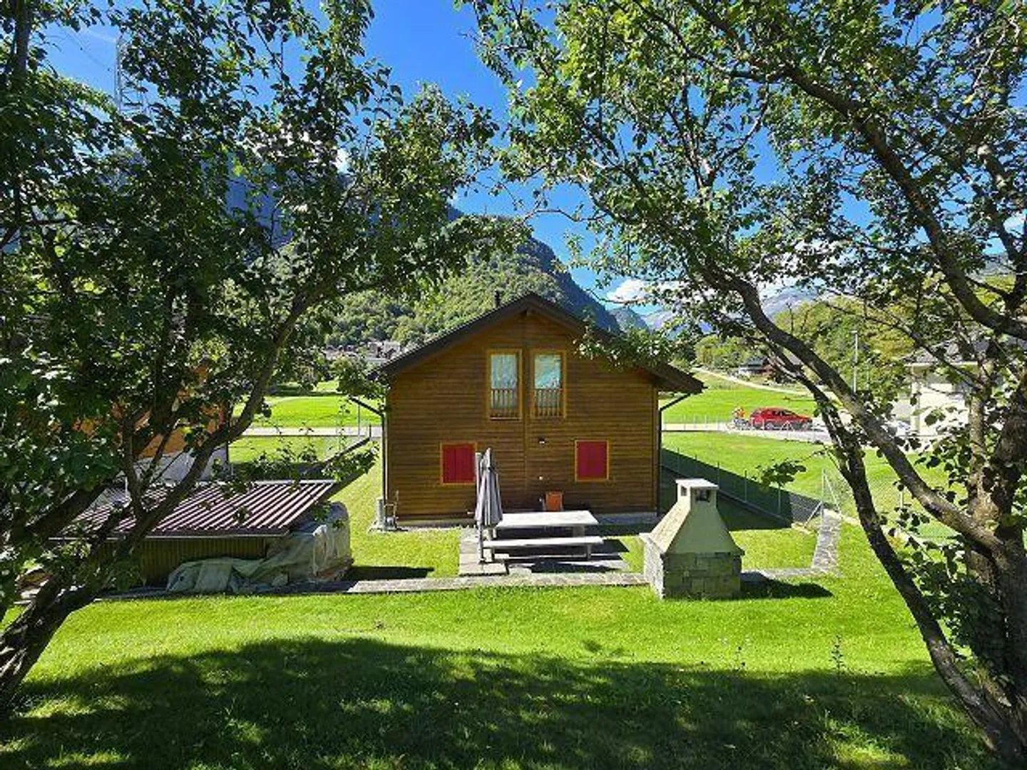 Bello chalet di 5.5 loc. con terreno, bella vistta, molto soleggiata e tranquilla - Foto 40 di 45