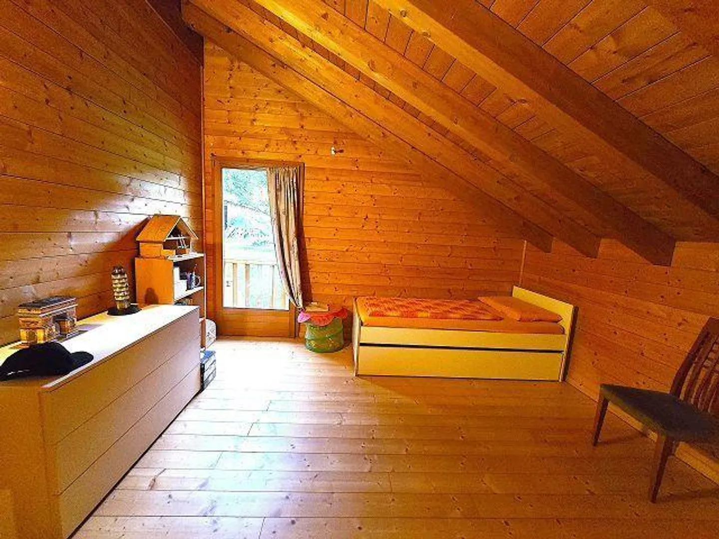 Bello chalet di 5.5 loc. con terreno, bella vistta, molto soleggiata e tranquilla - Foto 19 di 45