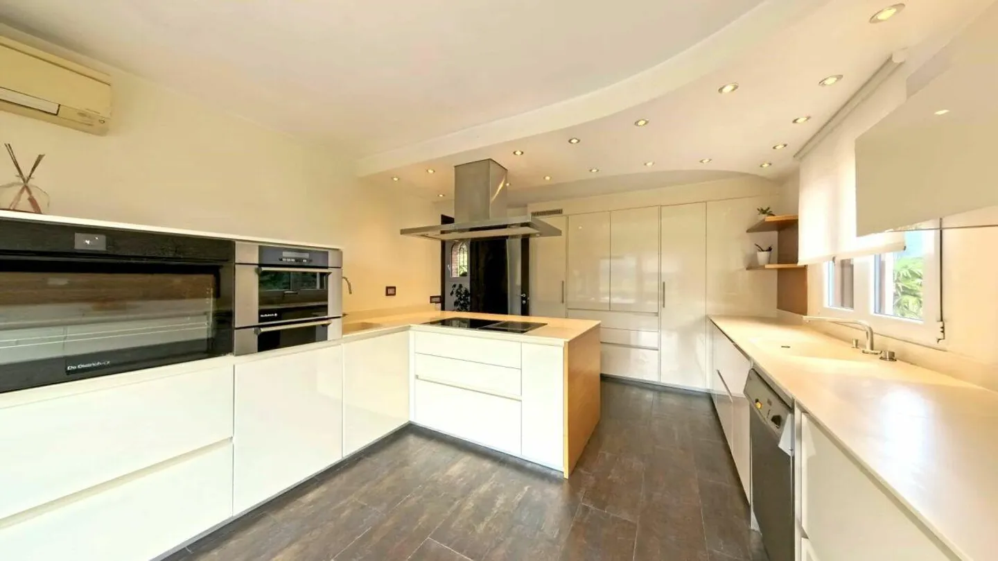 La tua oasi familiare con vista sul Lago di Lugano - Foto 3 di 15