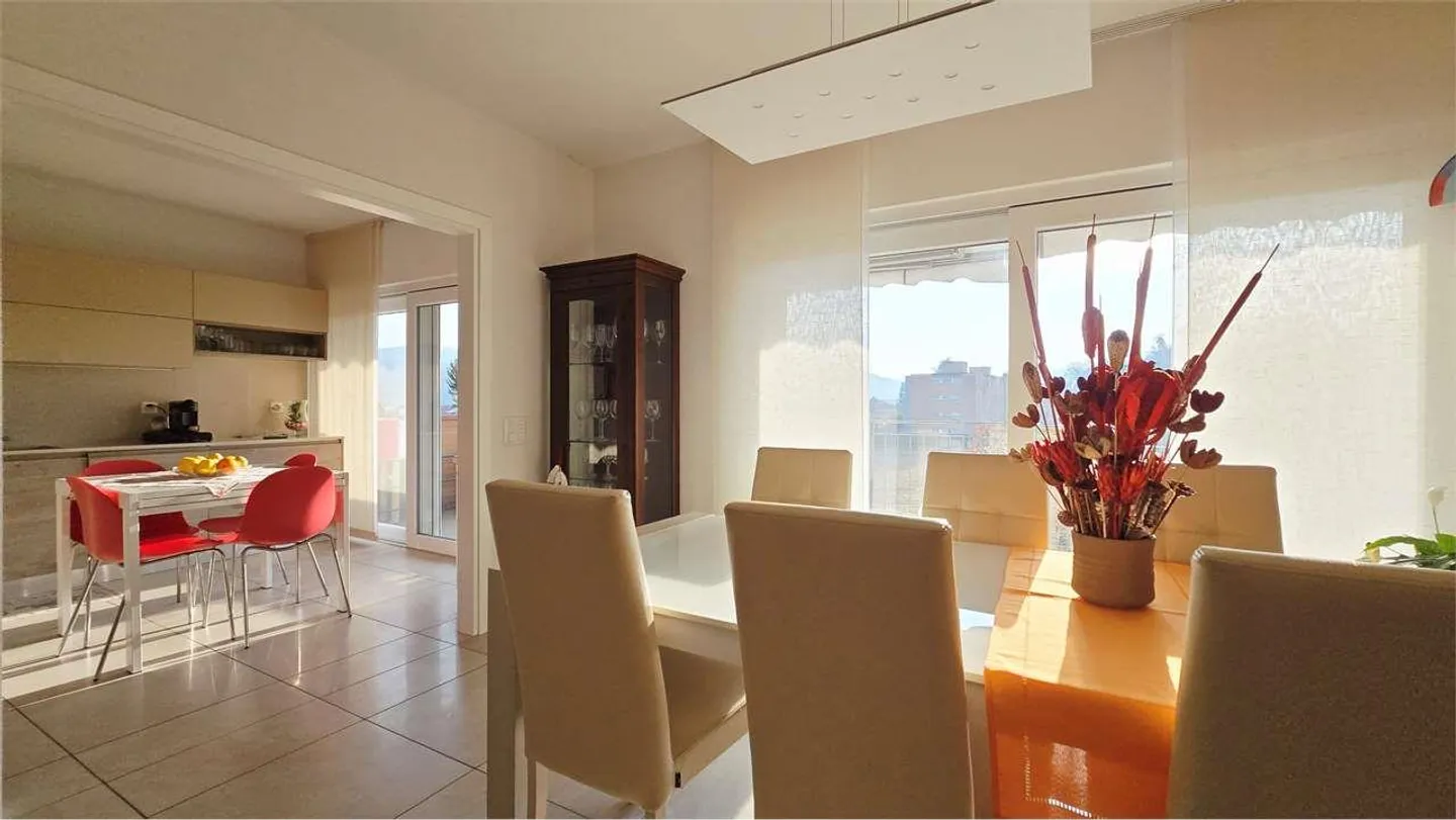 Geräumige 4,5-Zimmer-Wohnung in ruhiger und grüner Lage - Foto 1 von 13