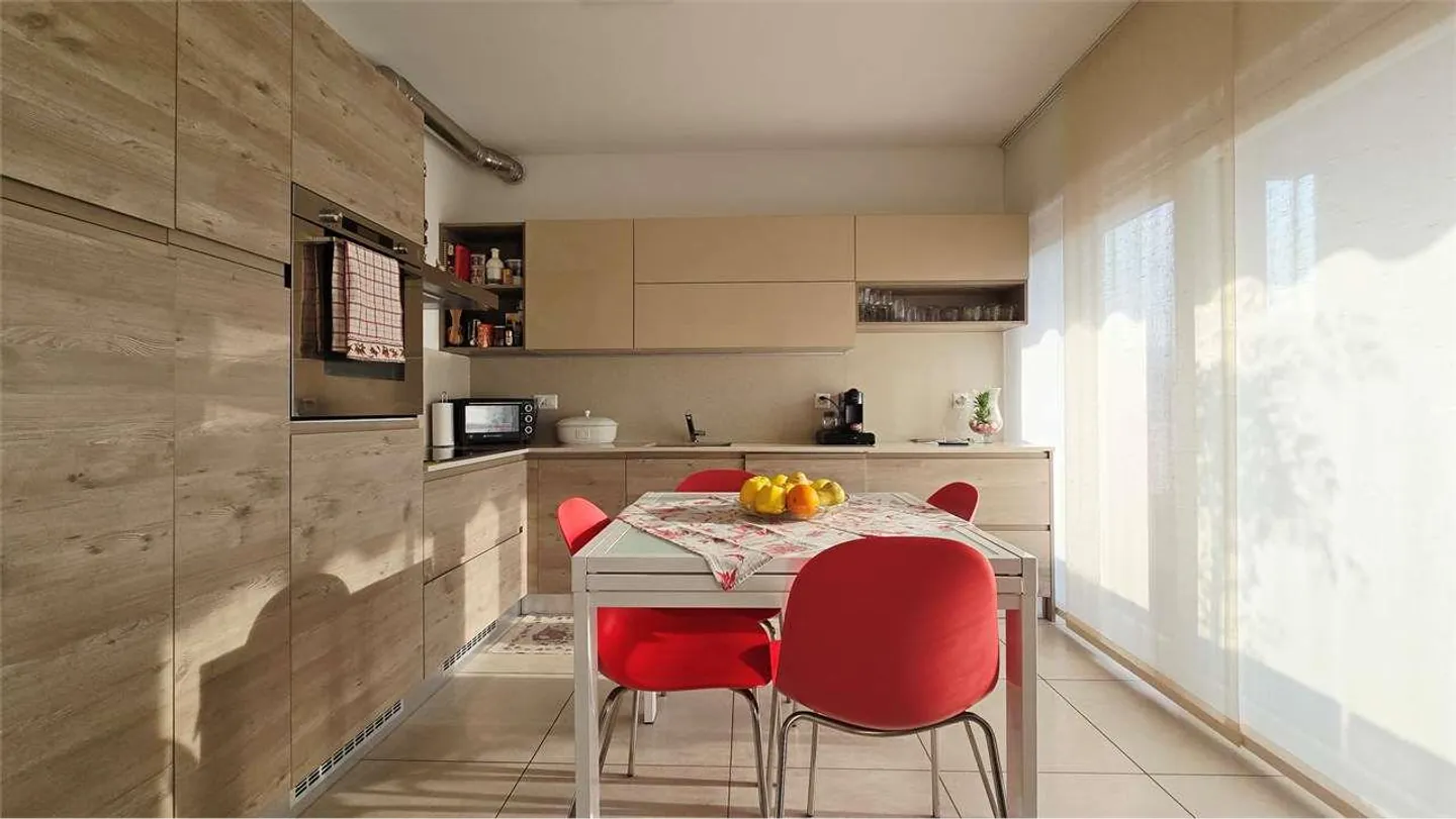 Geräumige 4,5-Zimmer-Wohnung in ruhiger und grüner Lage - Foto 2 von 13