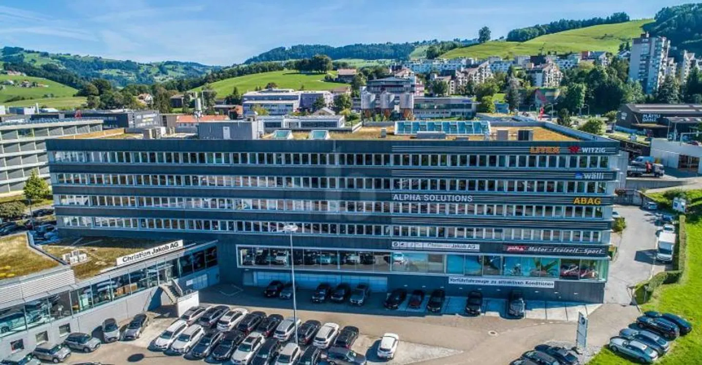 RIESIGE PRODUKTIONSHALLE IDEAL FÜR IHR BUSINESS - Foto 1 di 6