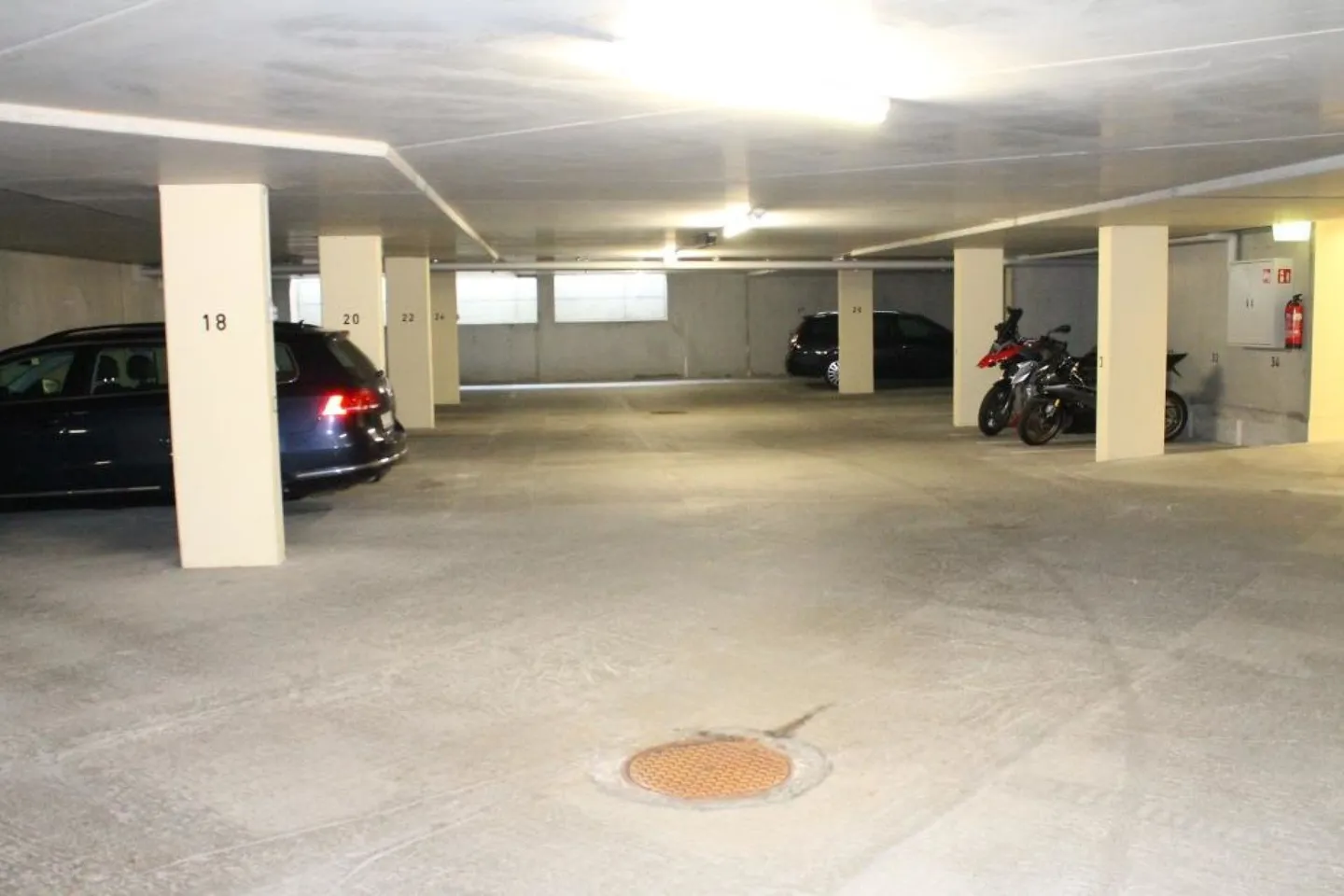 Tiefgaragenplatz in Sevelen - Foto 2 von 2