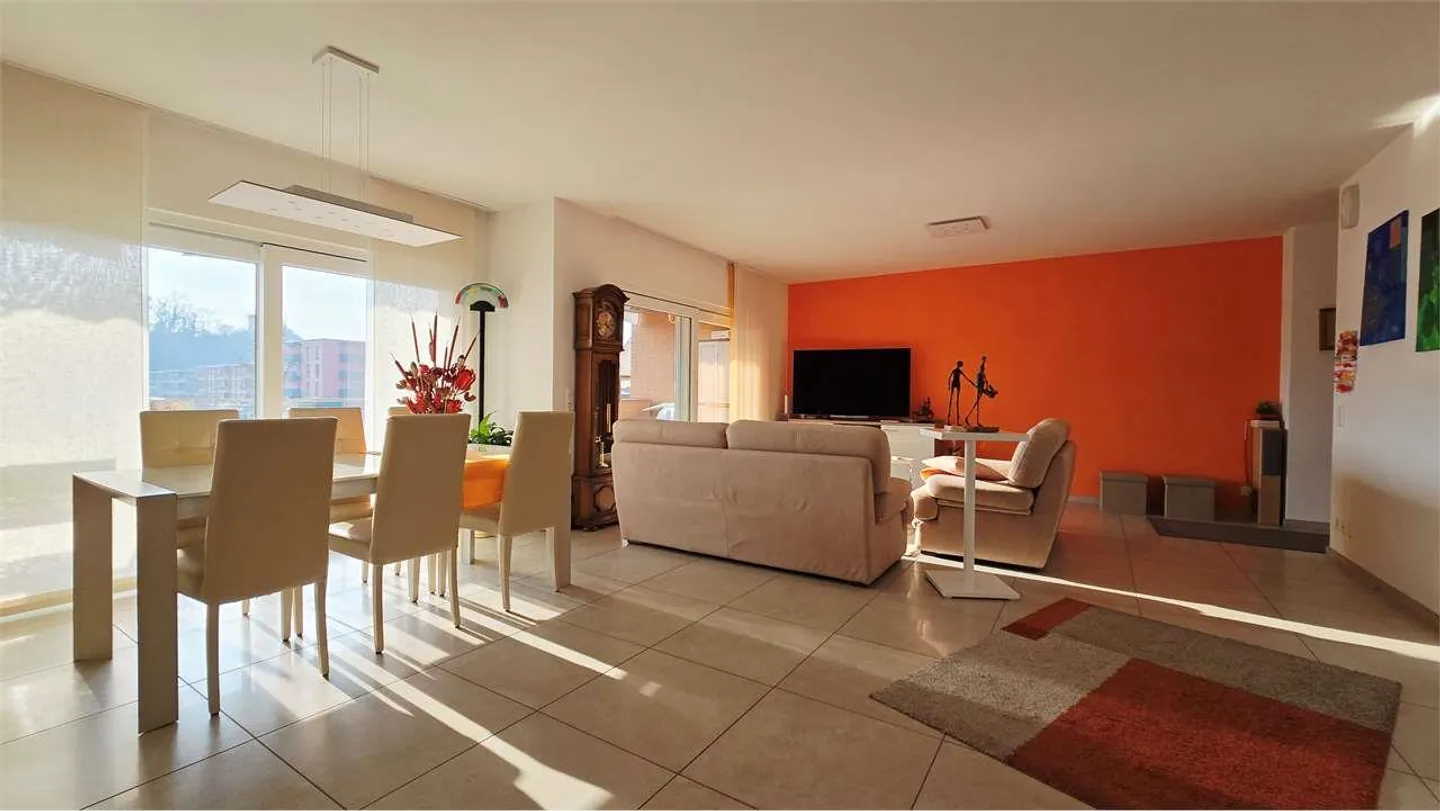 Geräumige 4,5-Zimmer-Wohnung in ruhiger und grüner Lage - Foto 6 von 13