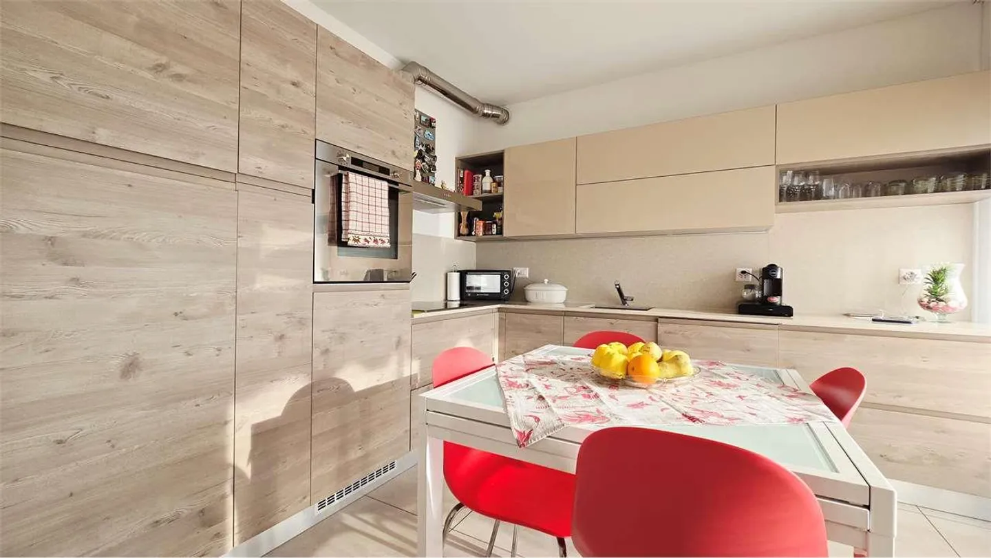 Geräumige 4,5-Zimmer-Wohnung in ruhiger und grüner Lage - Foto 8 von 13