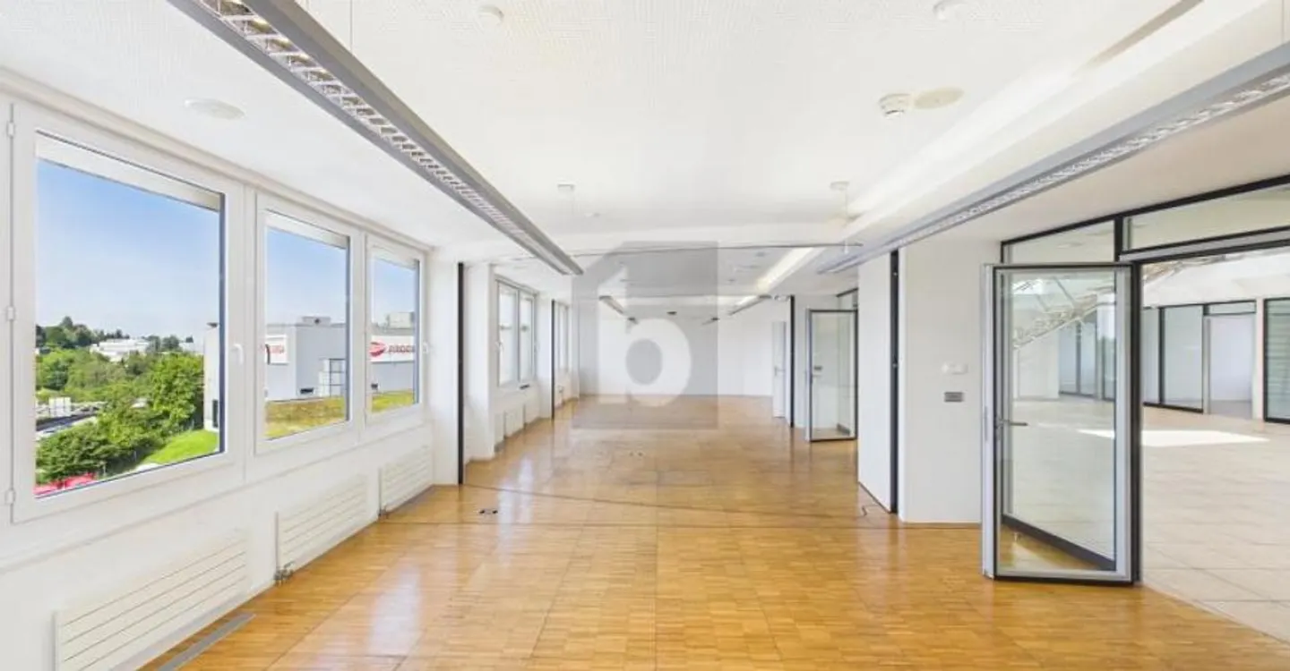 RIESIGE PRODUKTIONSHALLE IDEAL FÜR IHR BUSINESS - Foto 3 di 6