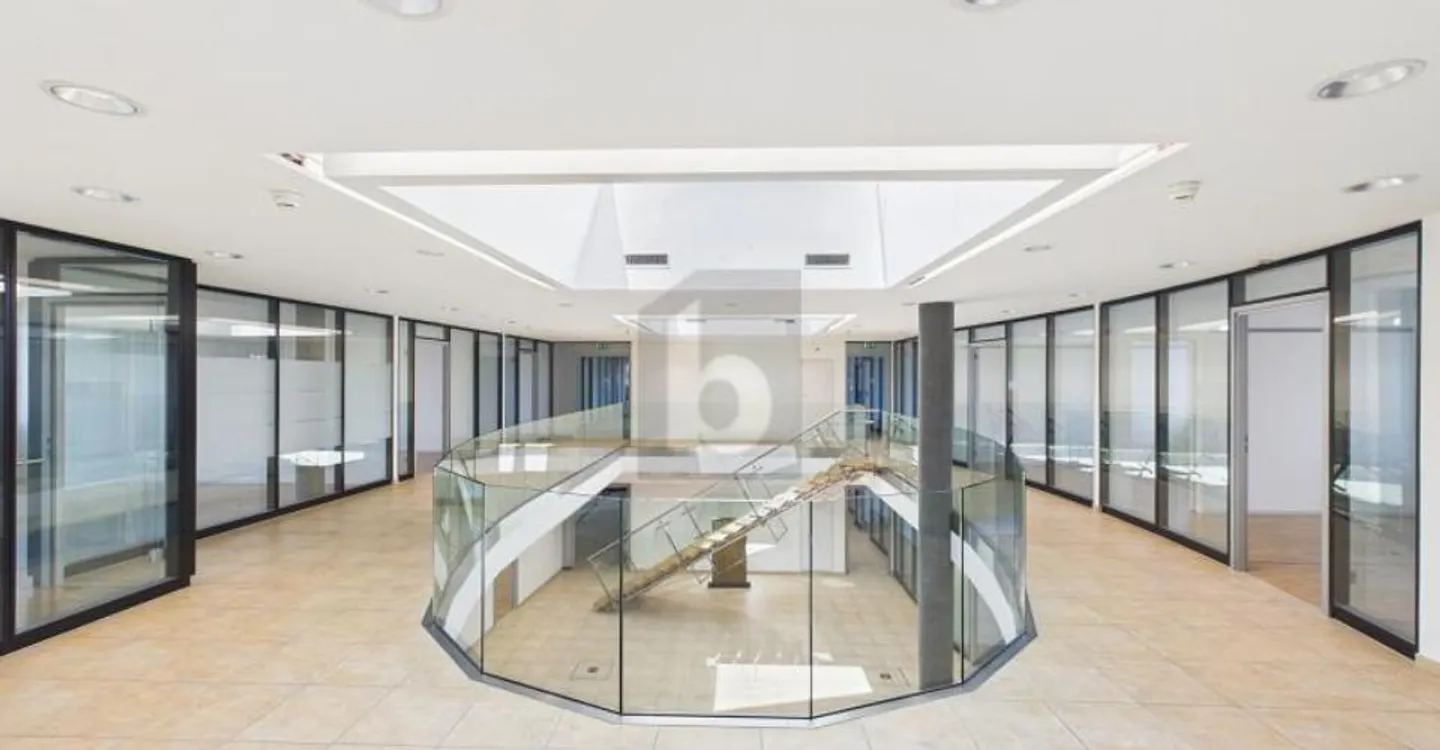 RIESIGE PRODUKTIONSHALLE IDEAL FÜR IHR BUSINESS - Foto 5 di 6