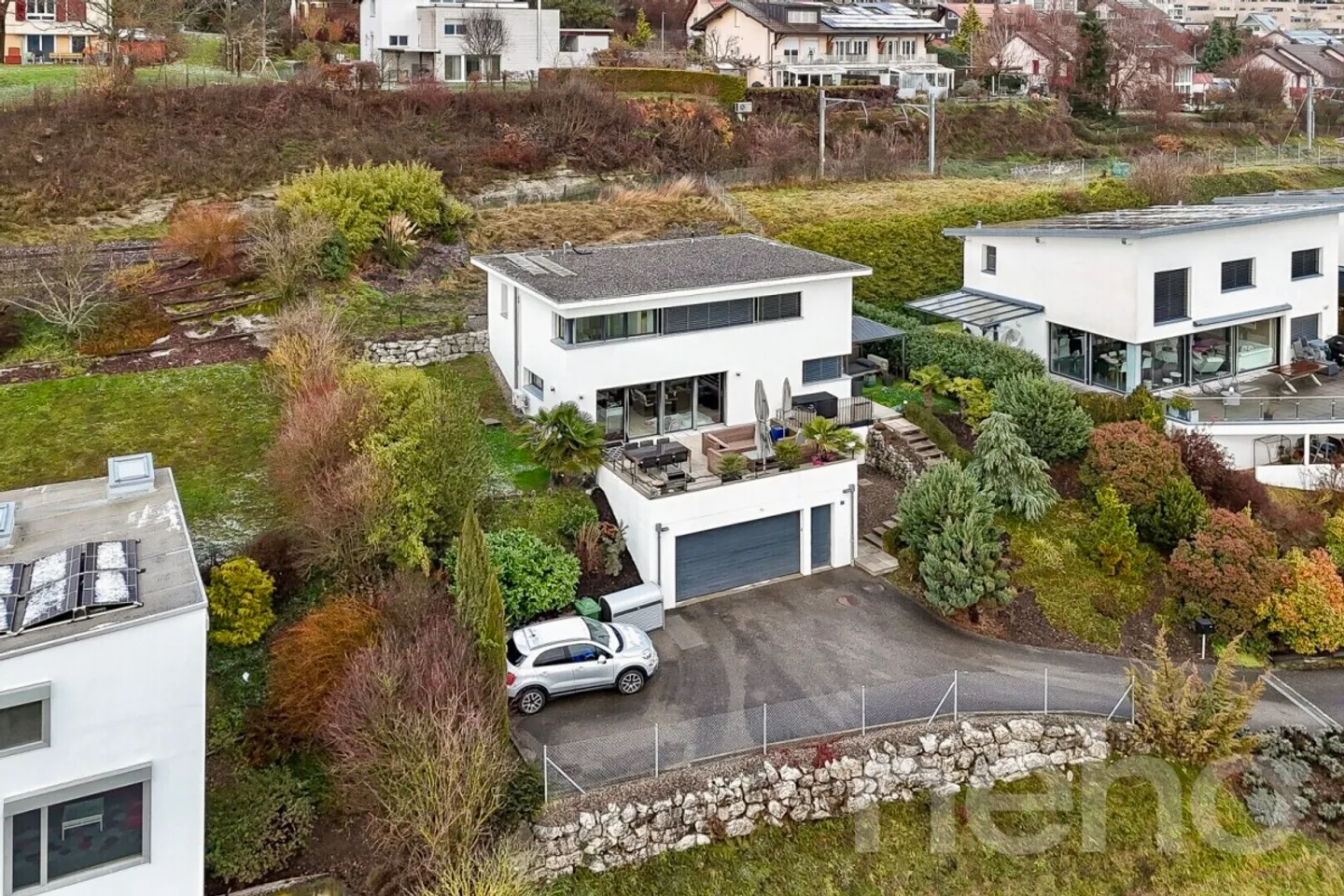 Single house for sale - Photo 1 of 12