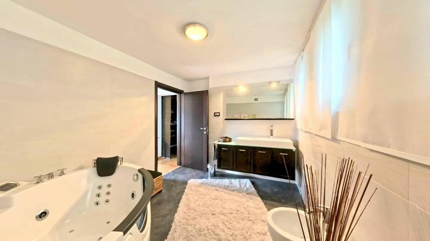 La tua oasi familiare con vista sul Lago di Lugano - Foto 12 di 15