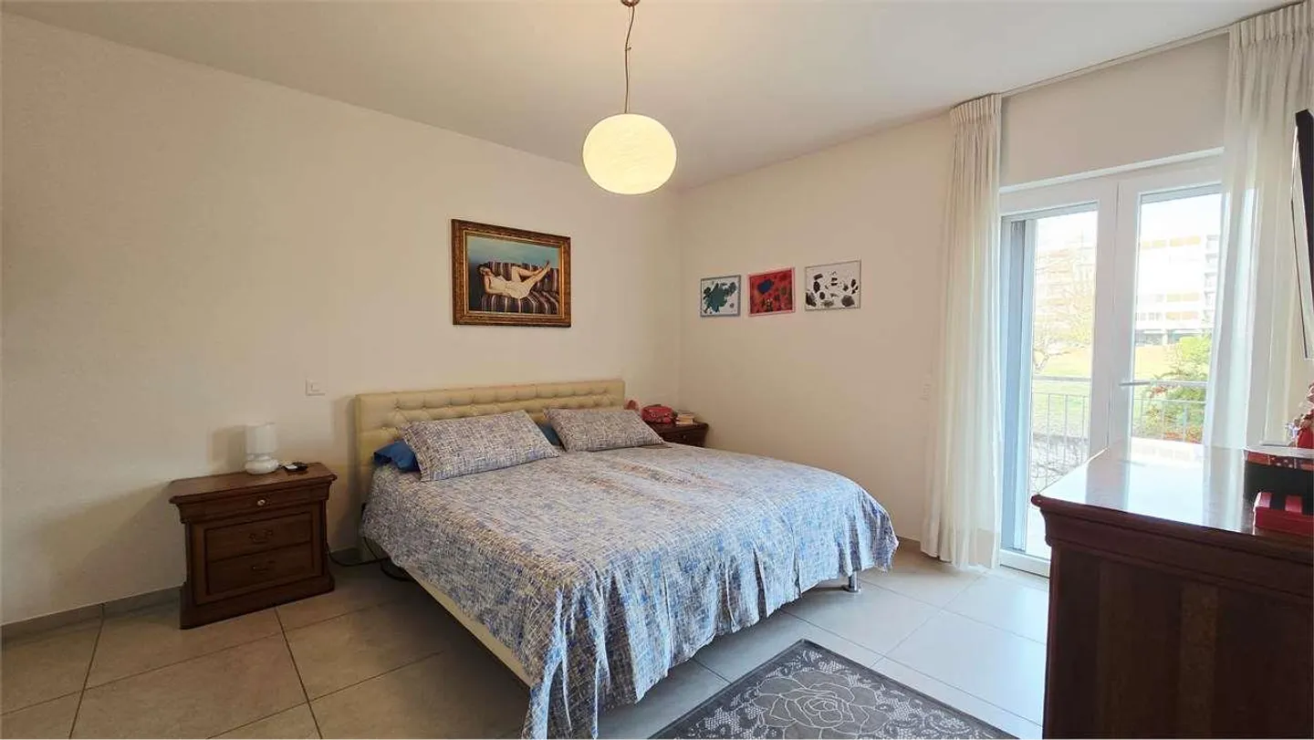 Geräumige 4,5-Zimmer-Wohnung in ruhiger und grüner Lage - Foto 9 von 13