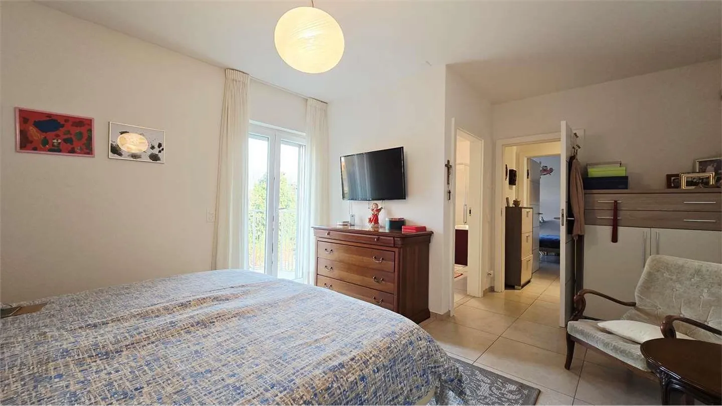Geräumige 4,5-Zimmer-Wohnung in ruhiger und grüner Lage - Foto 11 von 13