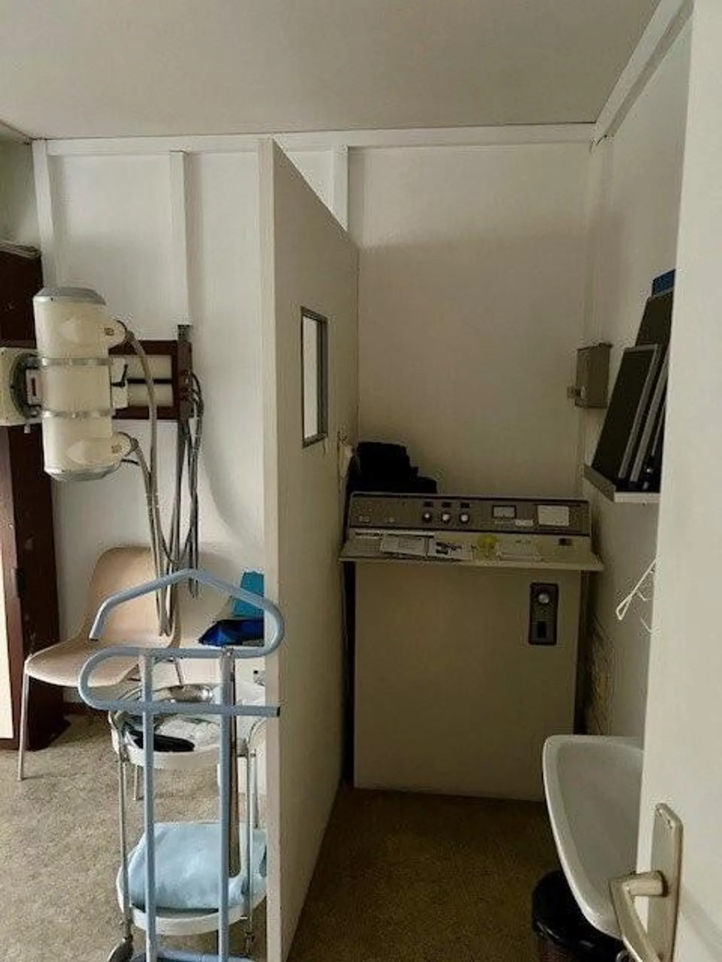 Medical Practice/Care or Office in City Center - Photo 3 of 12