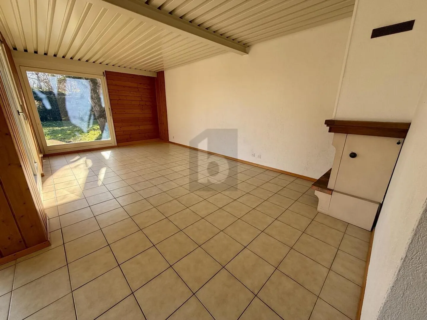 RUHIG, CHARMIEREND MIT ANGENEHMEN AUSSENBEREICH - Foto 3 von 6