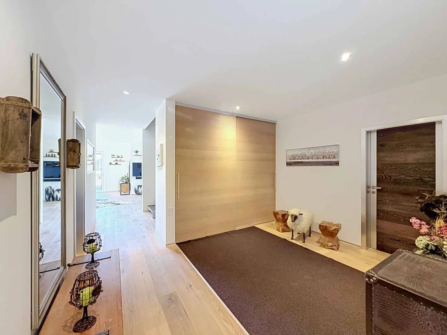 Villa familiare con spazio professionale indipendente in un contesto verde - Foto 5 di 13