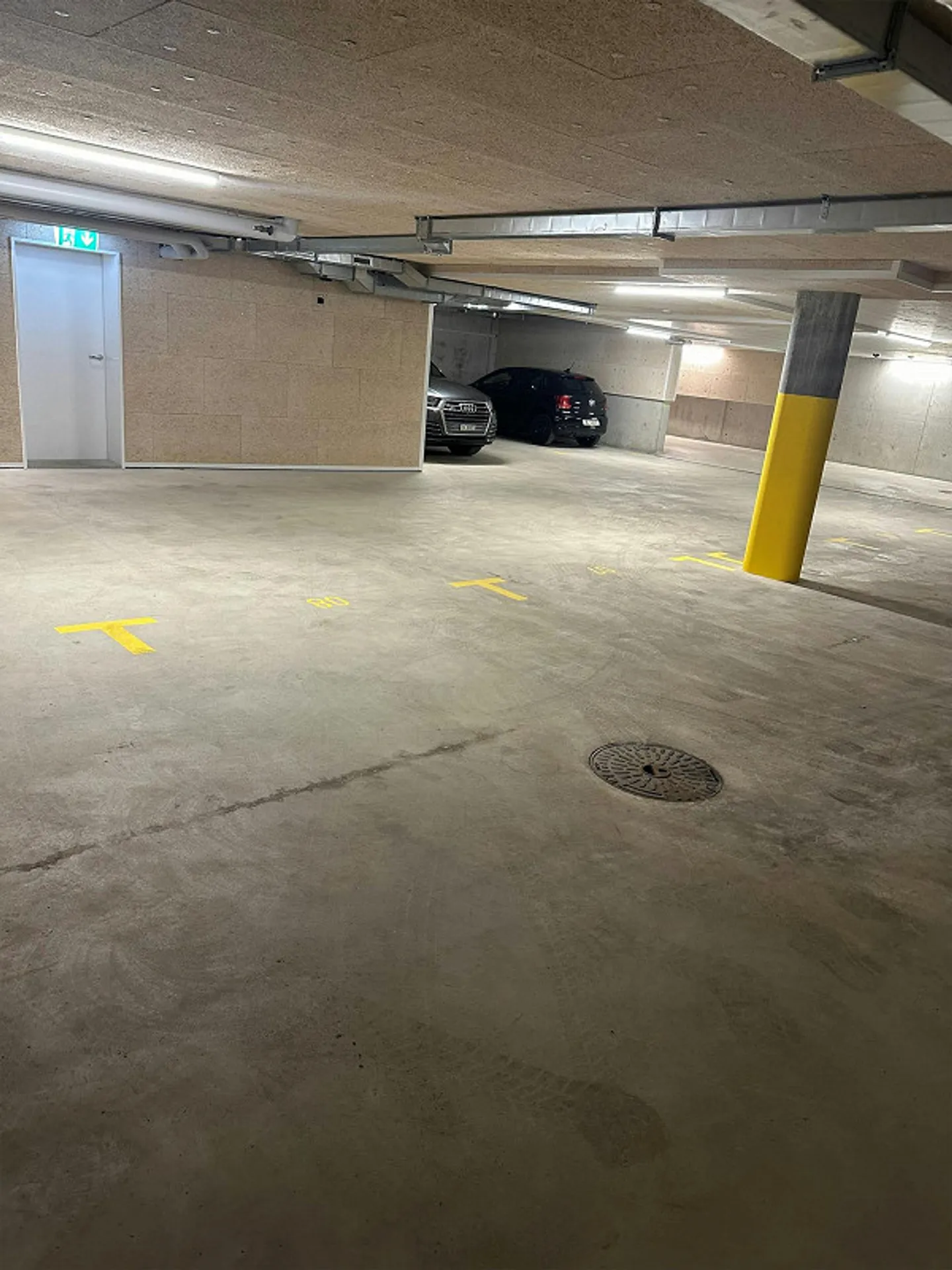 Parking space for rent - Photo 4 of 4