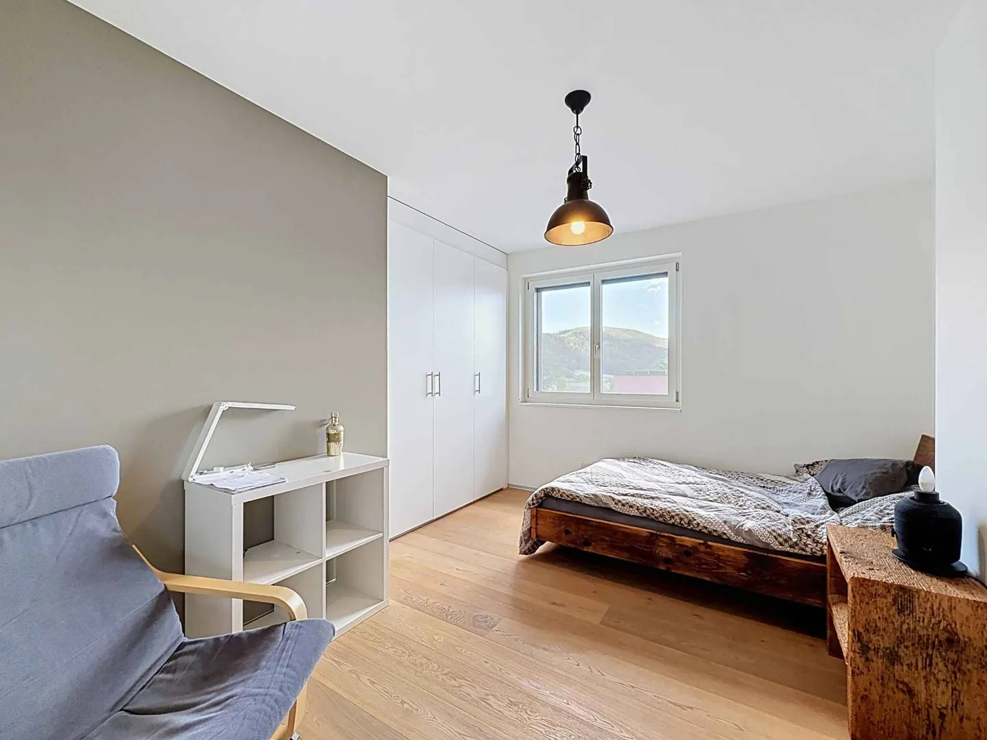 Villa familiare con spazio professionale indipendente in un contesto verde - Foto 9 di 13