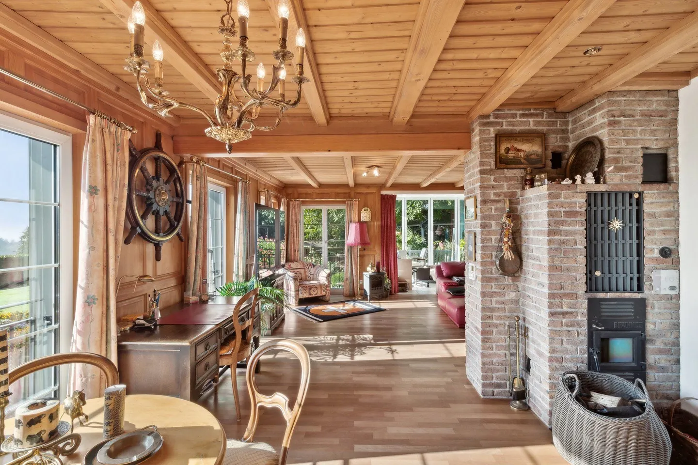 Villa esclusiva di 11,5 stanze con panorama, piscina e massima privacy - Foto 7 di 13