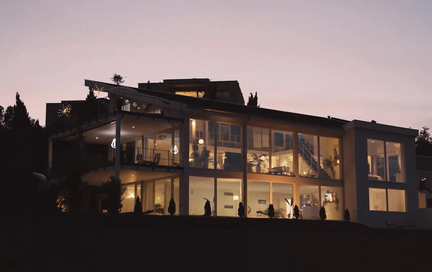 Villa with Loft Character – Luxury Meets Perfection! - Photo 2 of 12