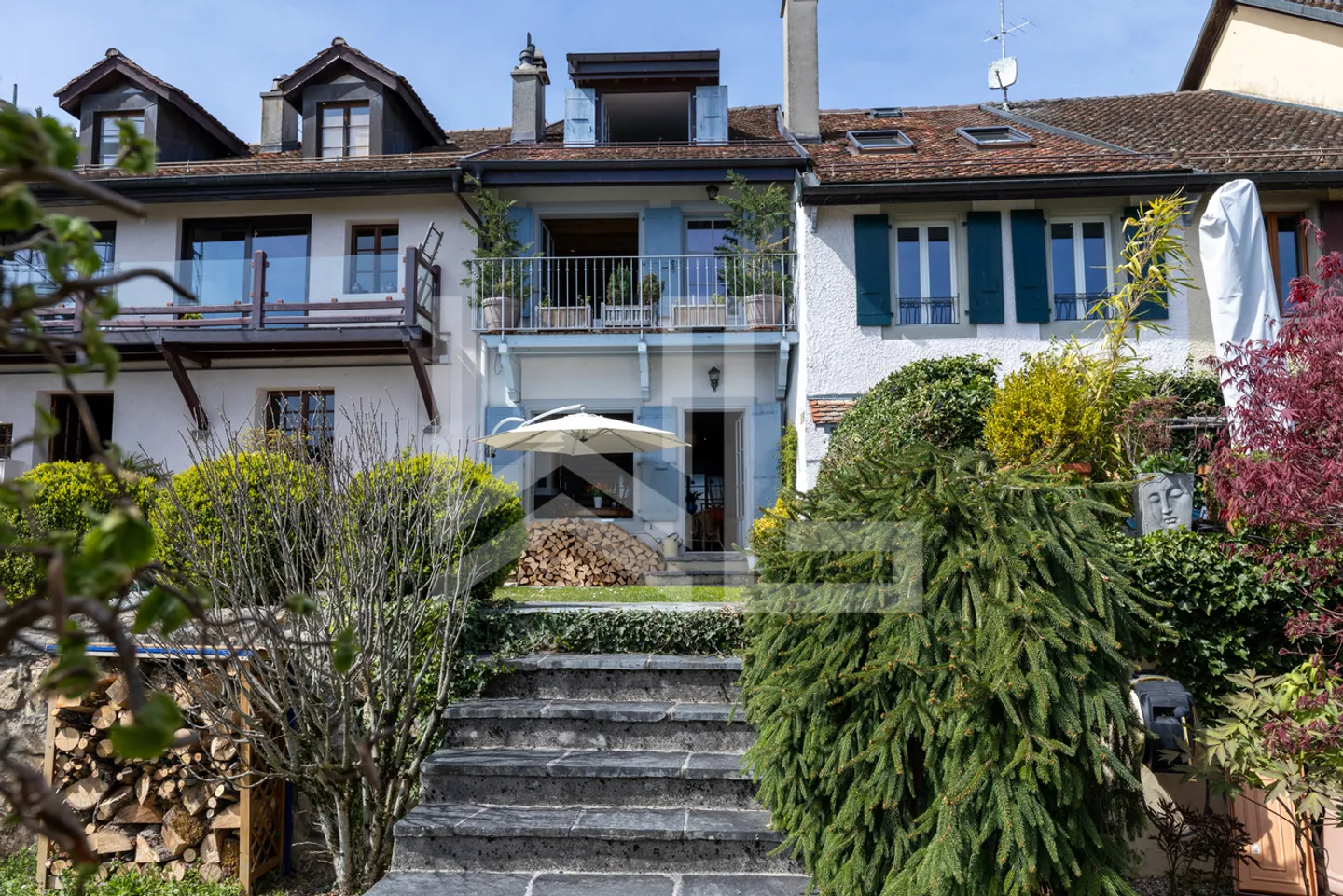 Love at first sight for this charming house - Photo 22 of 25