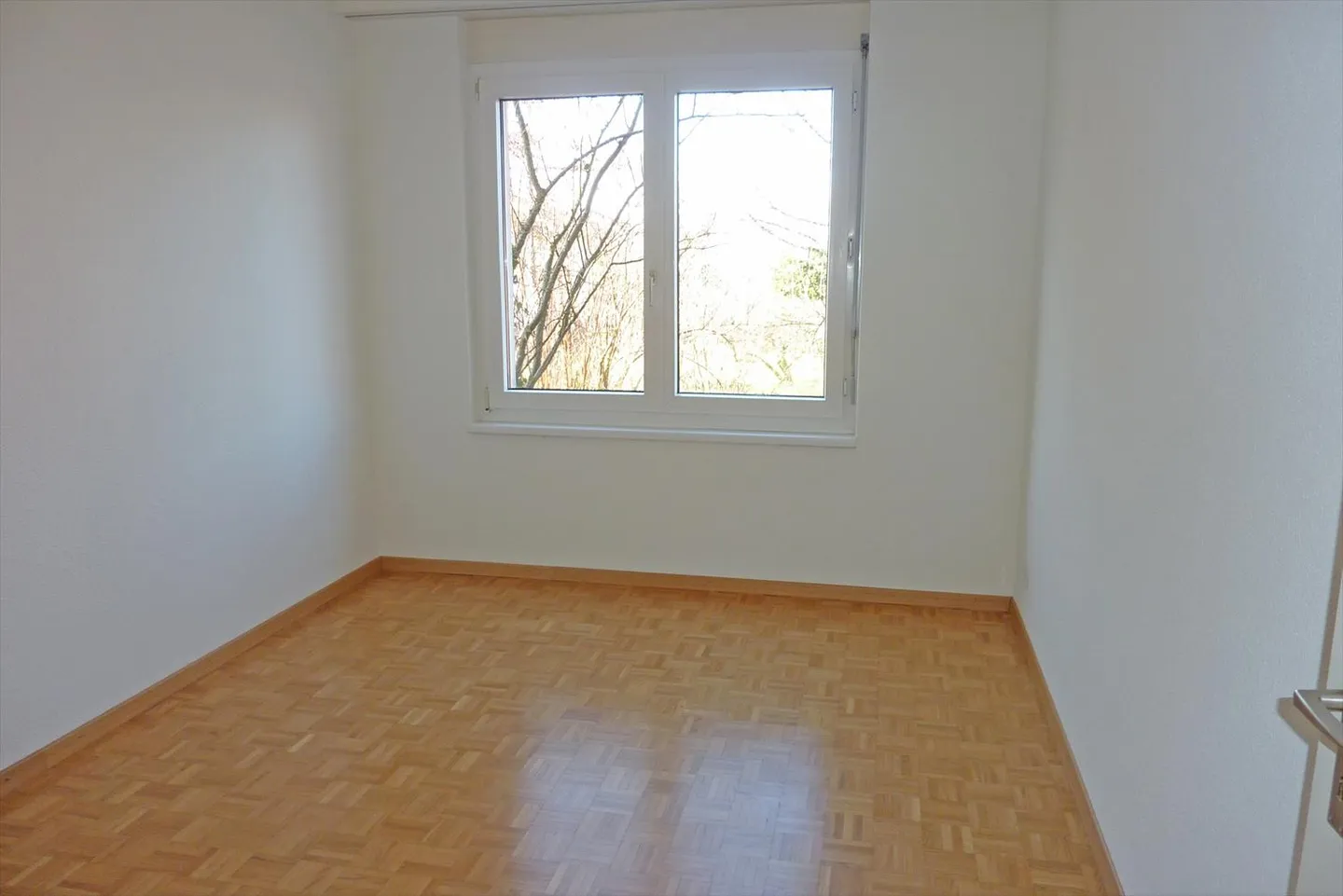 Zona residenziale verde con posto a sedere in giardino - limitato fino al 30.09.2029! - Foto 7 di 12