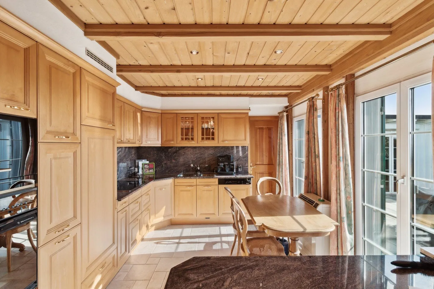 Exklusive Villa mit Pool und Aussicht - Foto 7 von 9