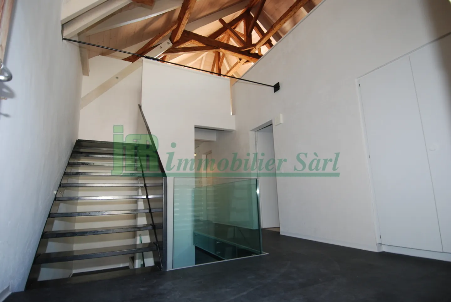 Appartement avec 6 pièces en triplex avec de beaux espaces - Photo 4 sur 8
