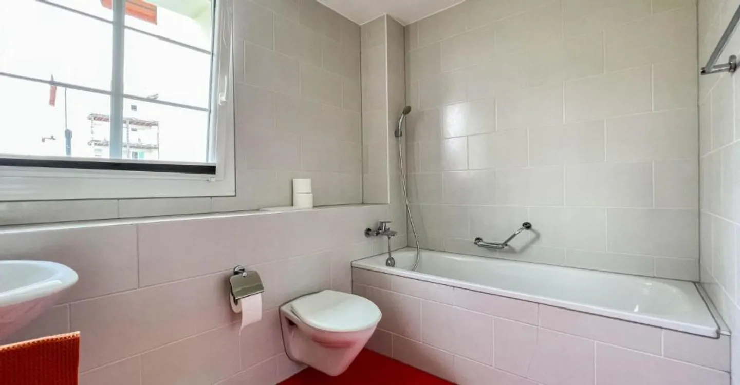Beautiful 4.5-room apartment with private garden - Photo 8 of 11