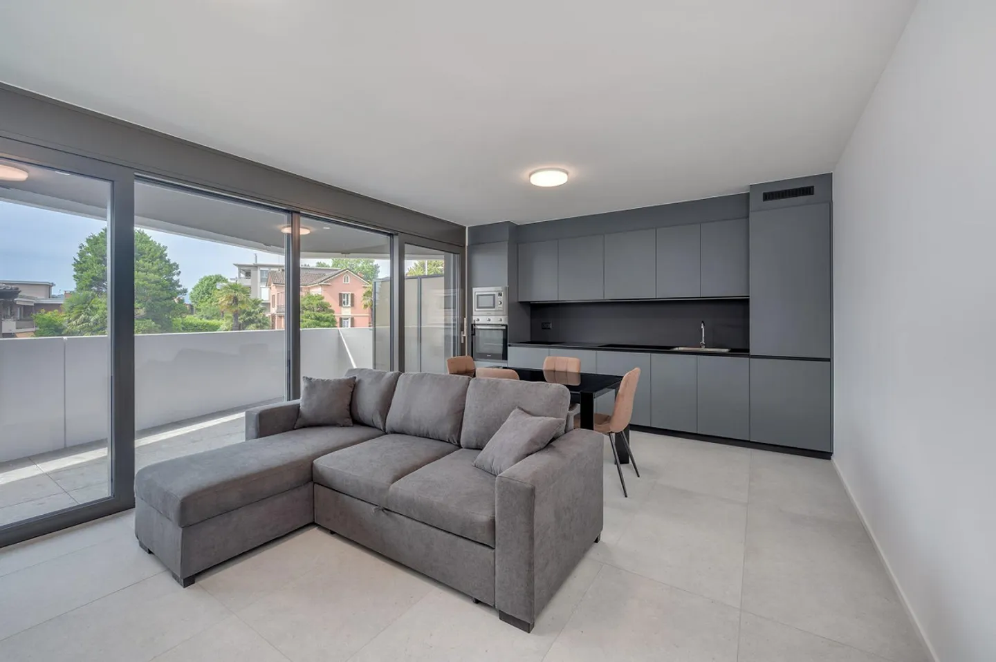 NEW 2.5 ROOMS IN BREGANZONA - Photo 2 of 5