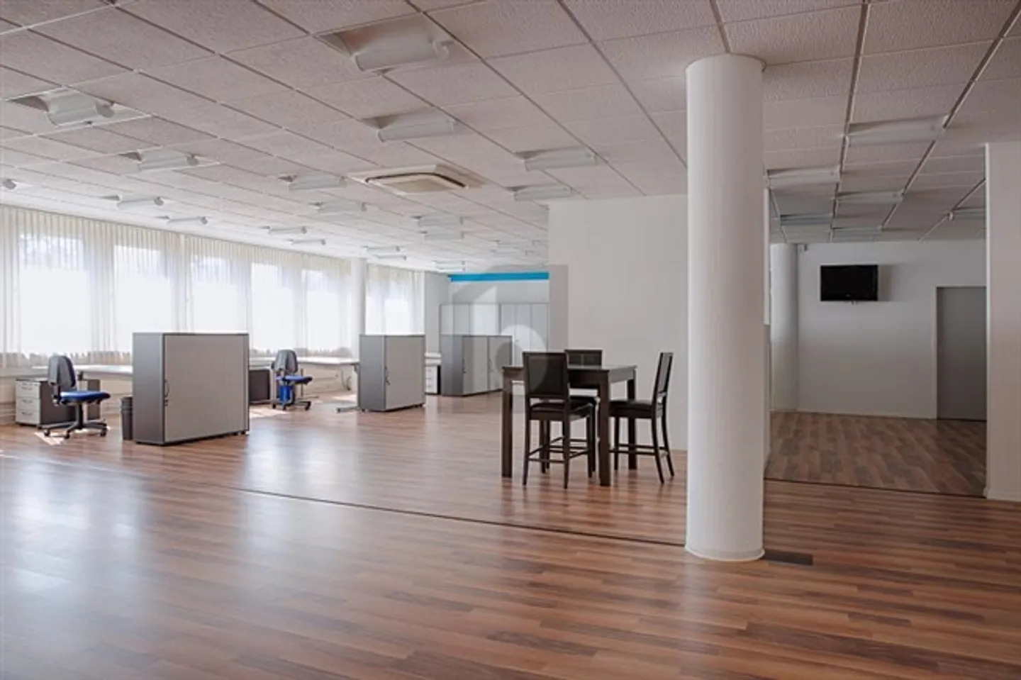 Modernes Büro mit Terrasse - Foto 2 von 6