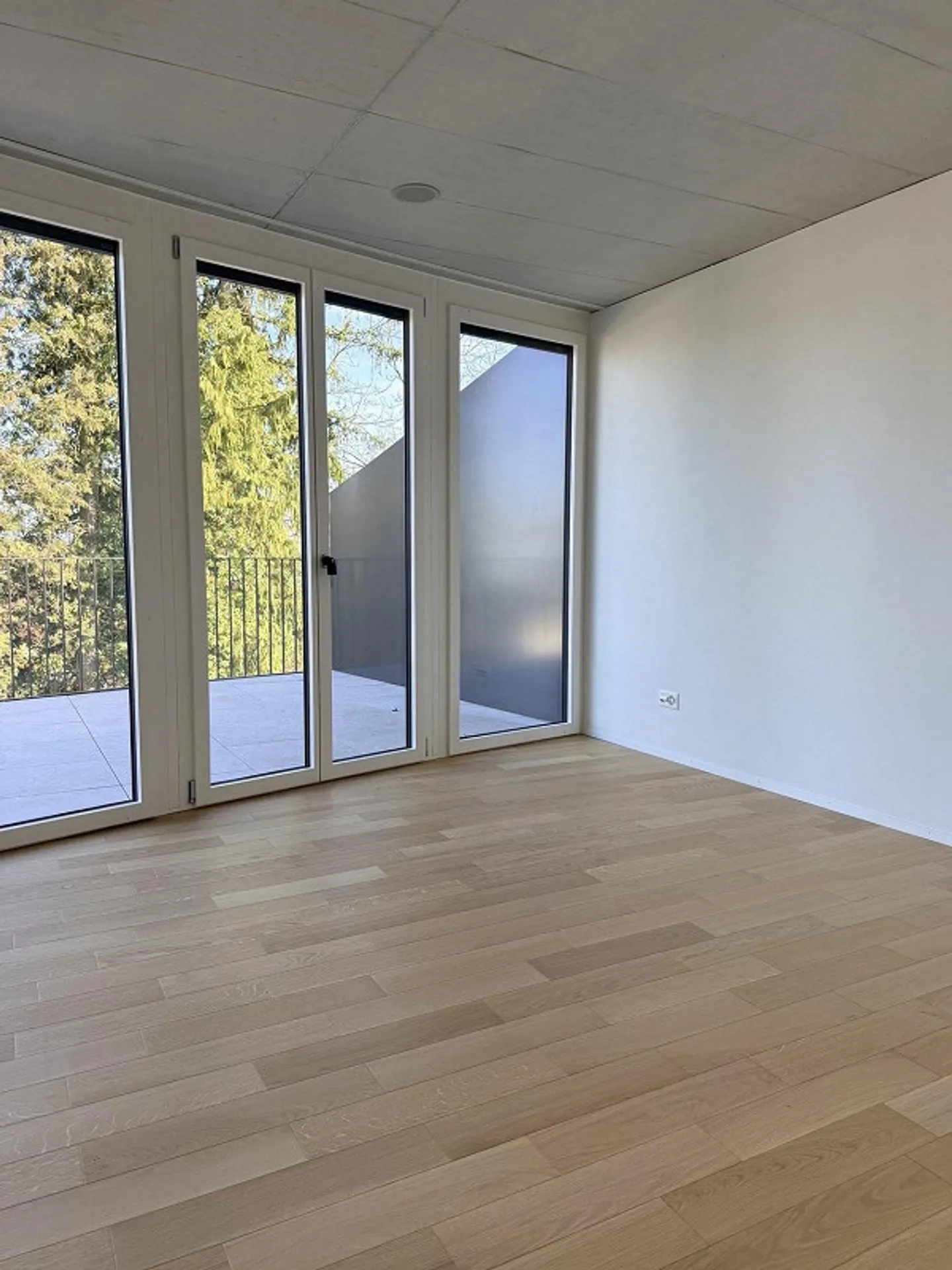 Vie moderne en attique dans un nouveau bâtiment - 4,5 pièces avec une immense terrasse - Photo 8 sur 13
