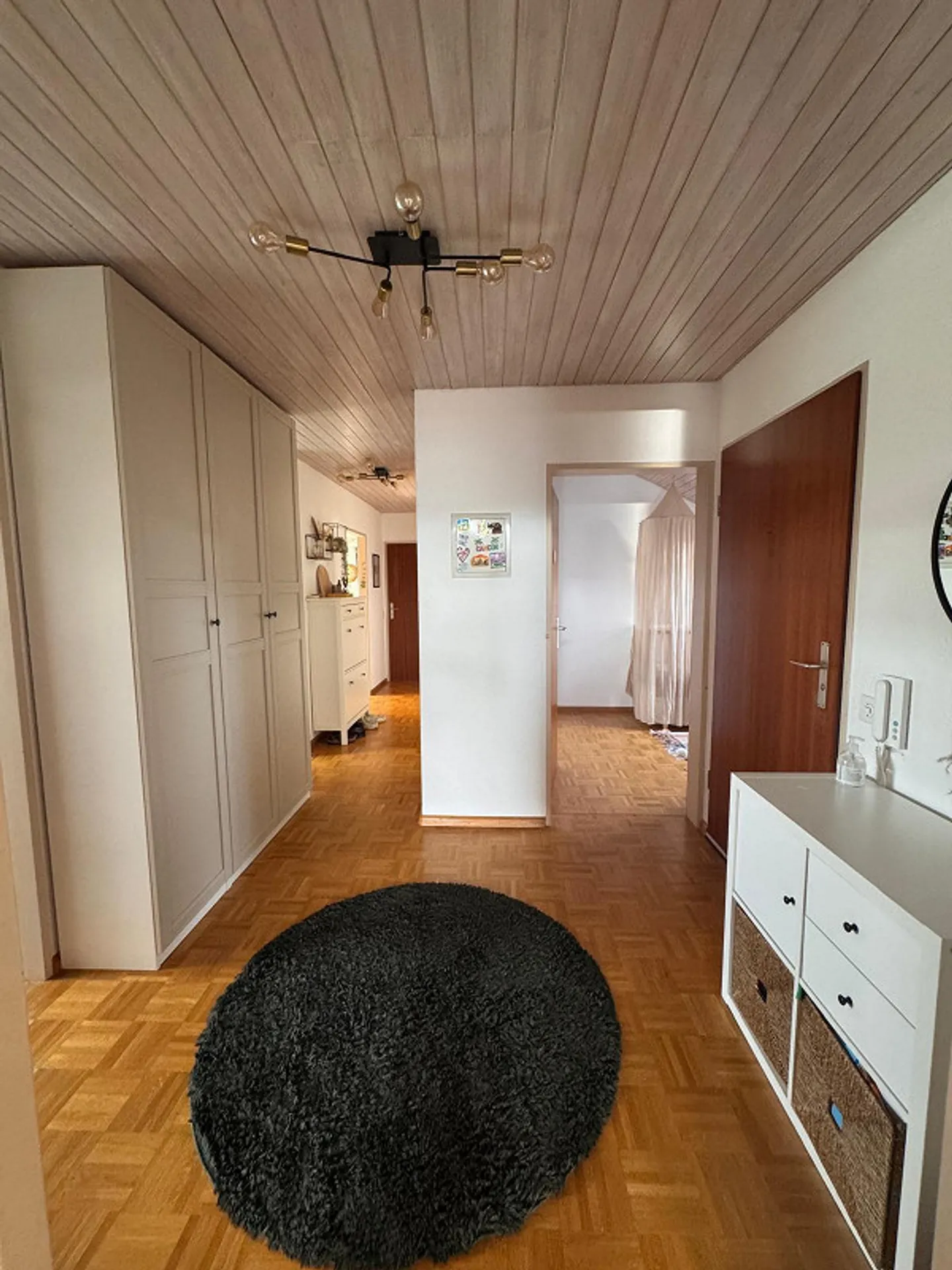 Heimelige Dachwohnung mit Cheminée - Foto 2 von 11