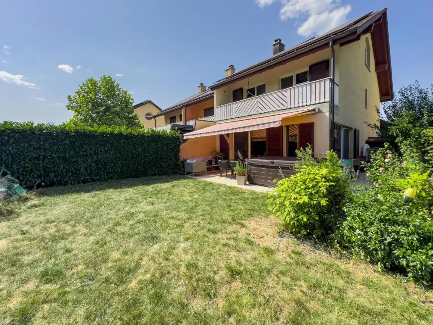 Villa absolument calme et proche de toutes les commodités - Photo 1 sur 13