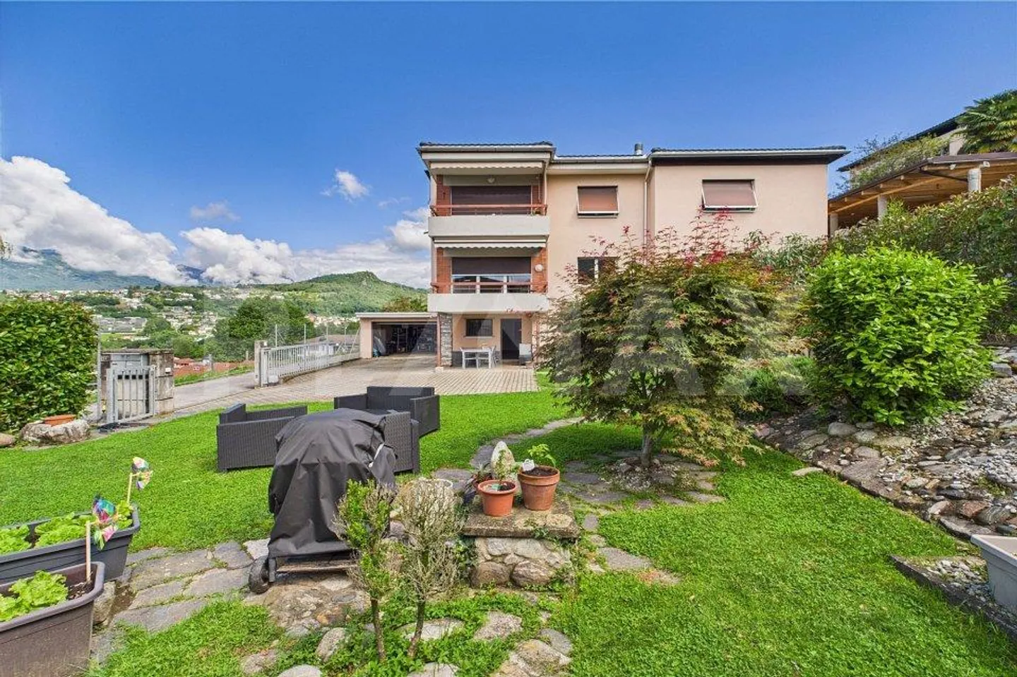 Casa bifamiliare 10 stanze - Foto 1 di 13