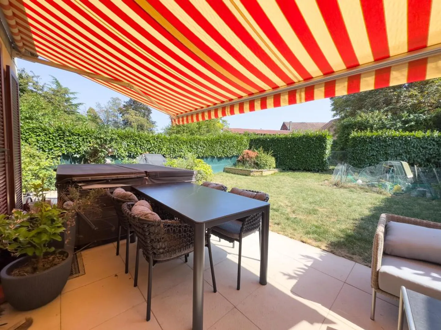 Villa absolument calme et proche de toutes les commodités - Photo 2 sur 13