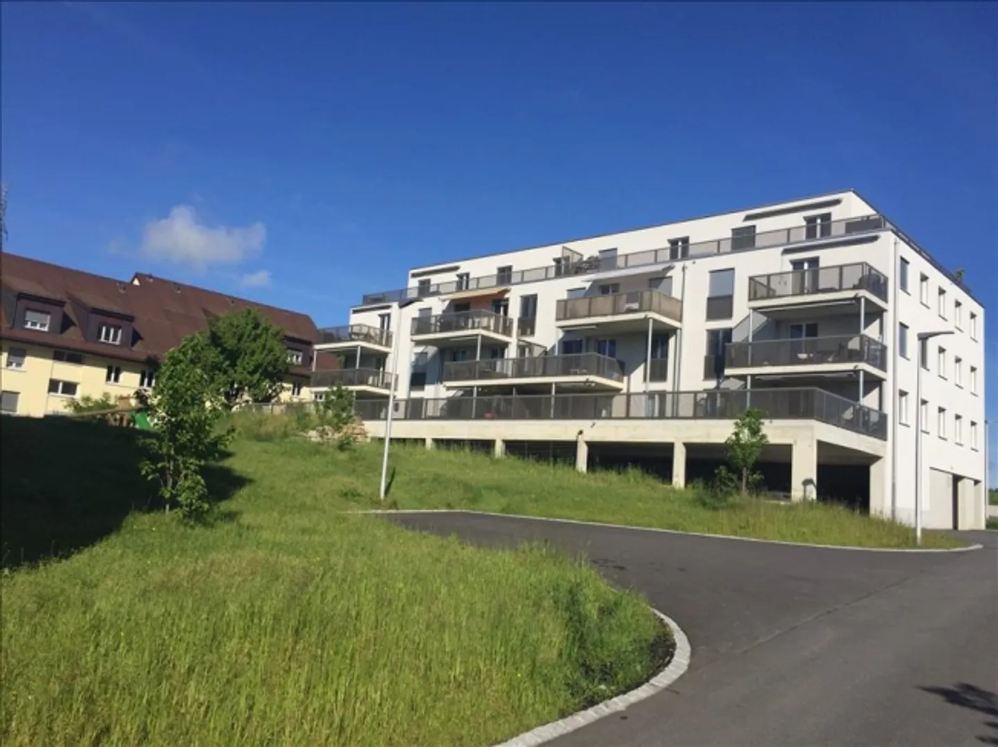 Modernes Apartment mit Balkon - Foto 1 von 1