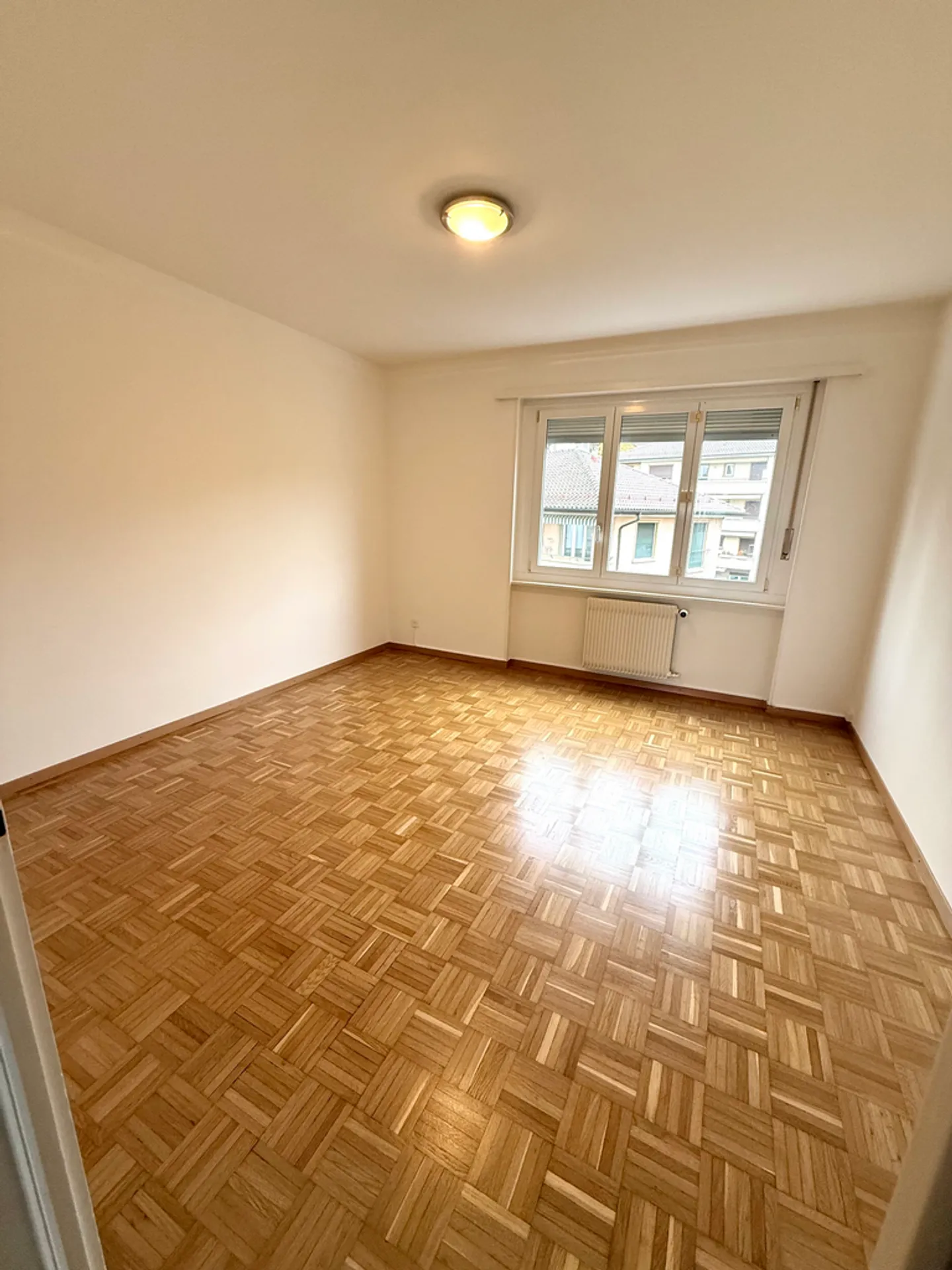 Appartement de 2.5 pièces au 2ème étage à louer - Photo 3 sur 10