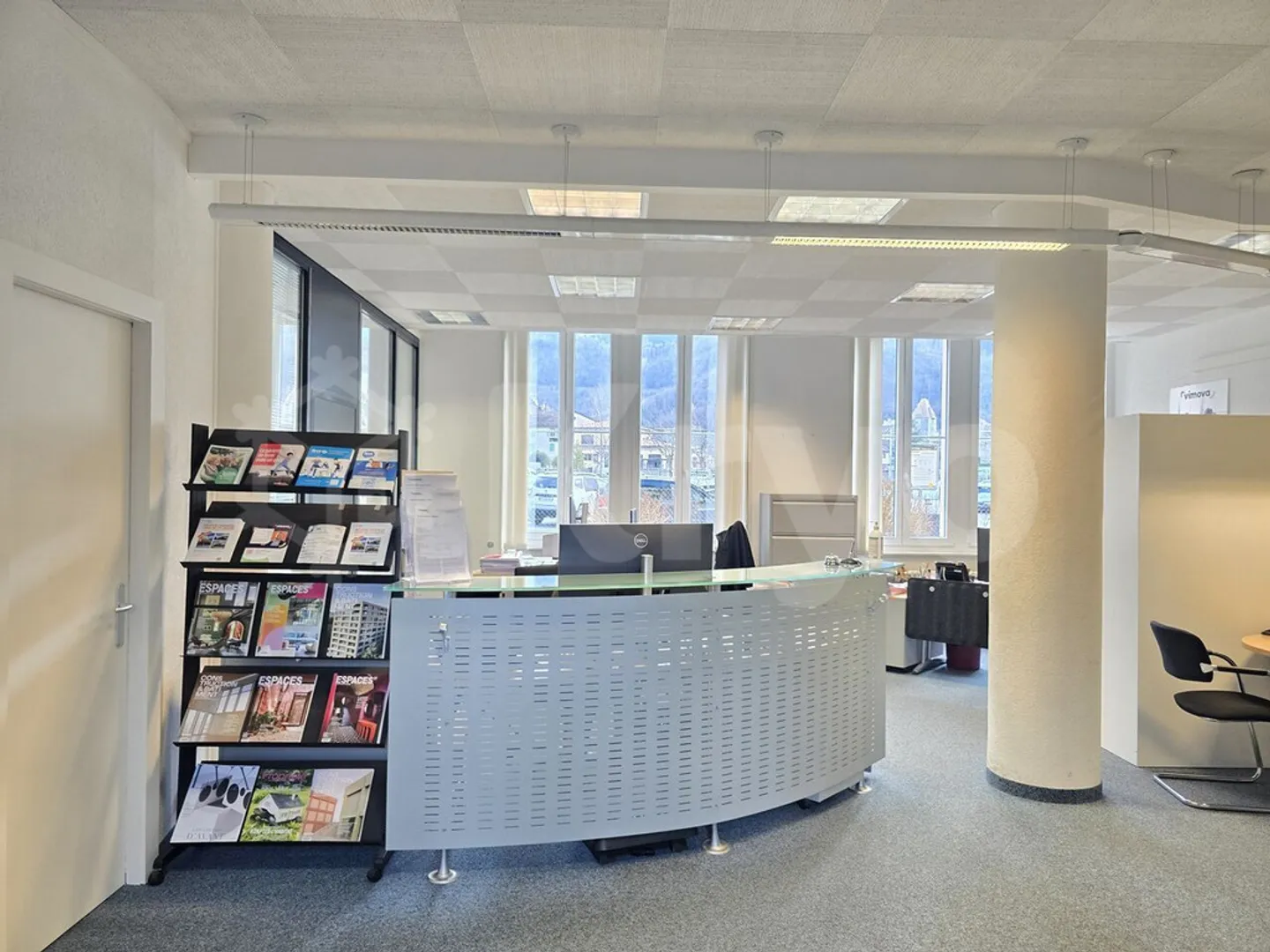 Gewerbefläche zu vermieten - Büro im Stadtzentrum von Aigle - Foto 2 von 9