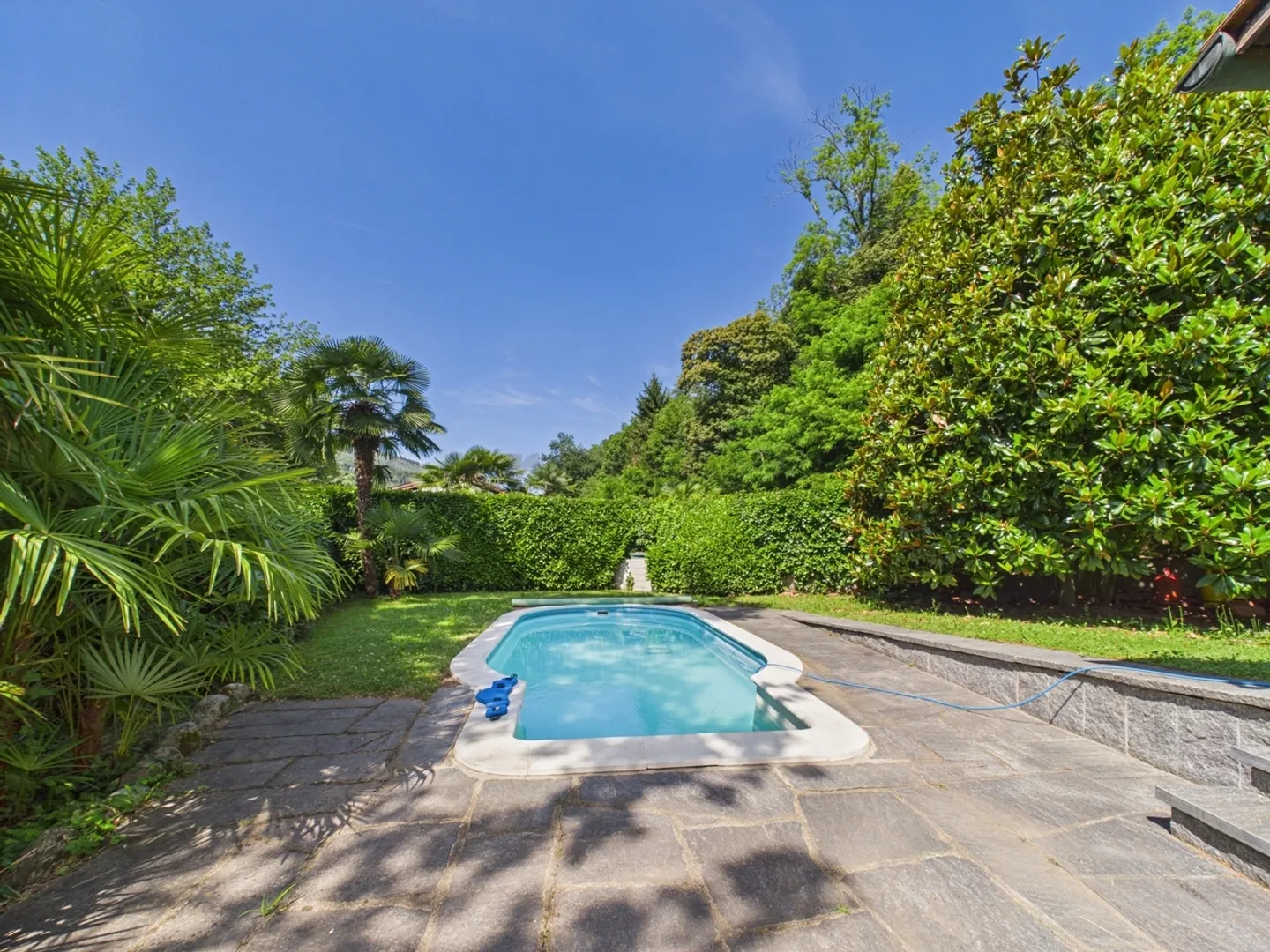 Maison avec piscine chauffée et vue sur la rivière - Photo 10 sur 13