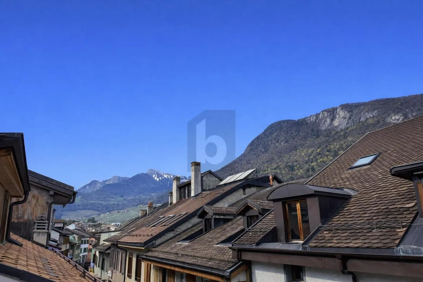 Geräumige Wohnung mit Balkon - Foto 1 von 6