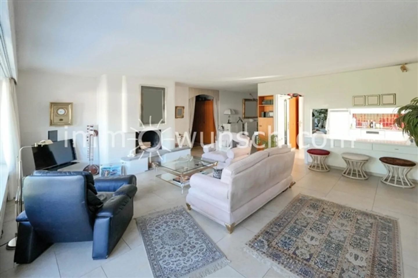 «Grosszügige 7 Zimmer Gartenwohnung mit Haus-Feeling» - Foto 1 von 17