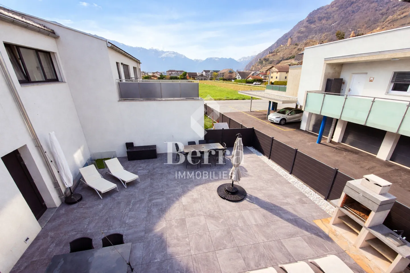 Immense terrace & superior finishes - Photo 9 of 15