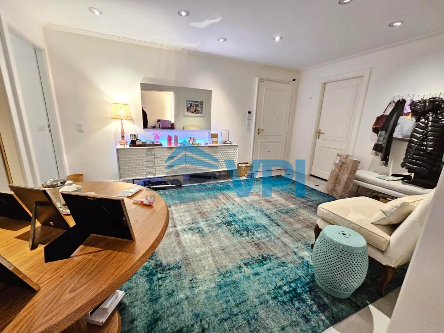 Geräumige Wohnung mit Balkonen - Foto 5 von 8