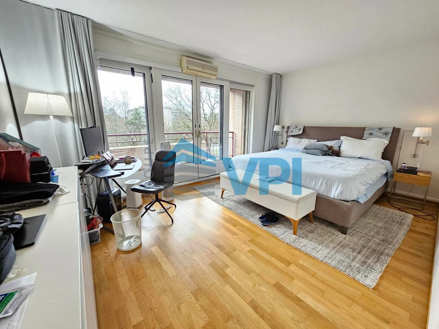 Geräumige Wohnung mit Balkonen - Foto 2 von 8