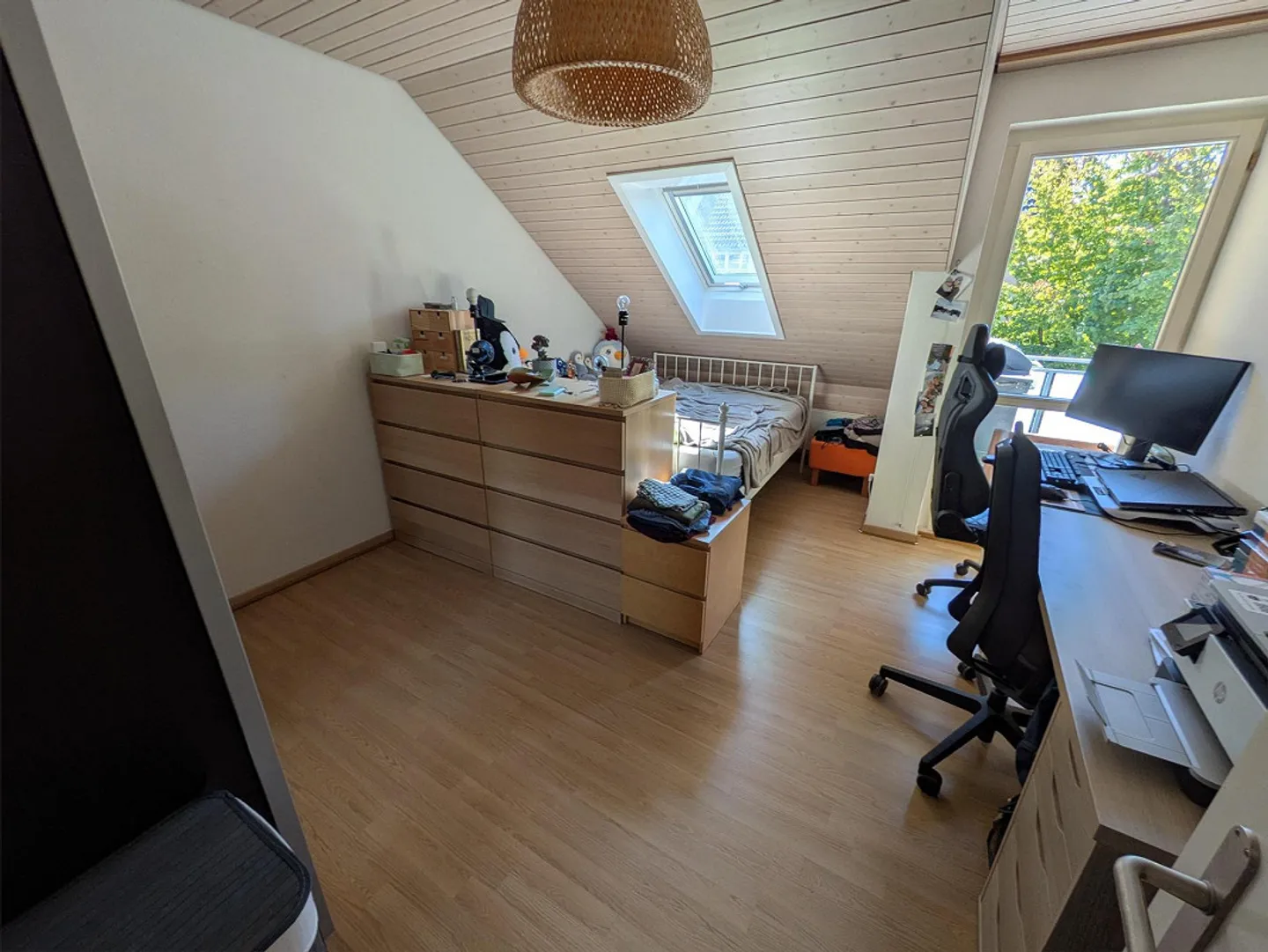 Charmante, spacieuse appartement sous les combles cherche locataire! - Photo 7 sur 13