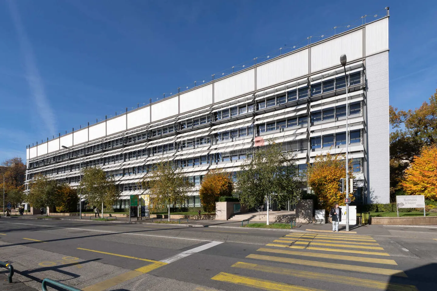 Office space for rent - Photo 1 of 8